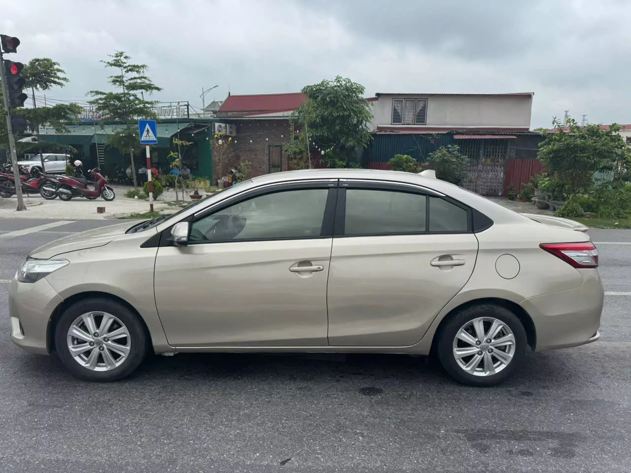 Toyota Vios 2015 - Cần bán Toyota Vios G 2015 – Số tự động – Giá 290 triệu