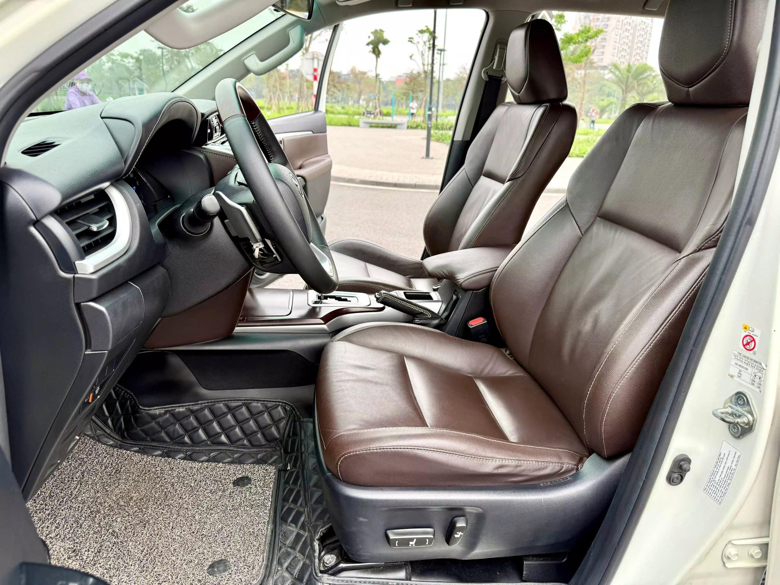 Toyota Fortuner 2017 - Toyota Fortuner 2.7V 4x4 AT  2017 ( 2 Cầu)