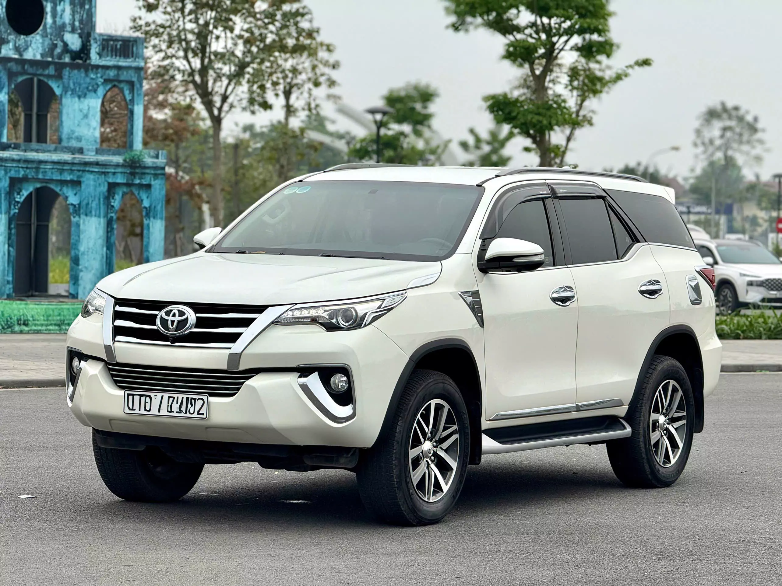 Toyota Fortuner 2017 - Toyota Fortuner 2.7V 4x4 AT  2017 ( 2 Cầu)