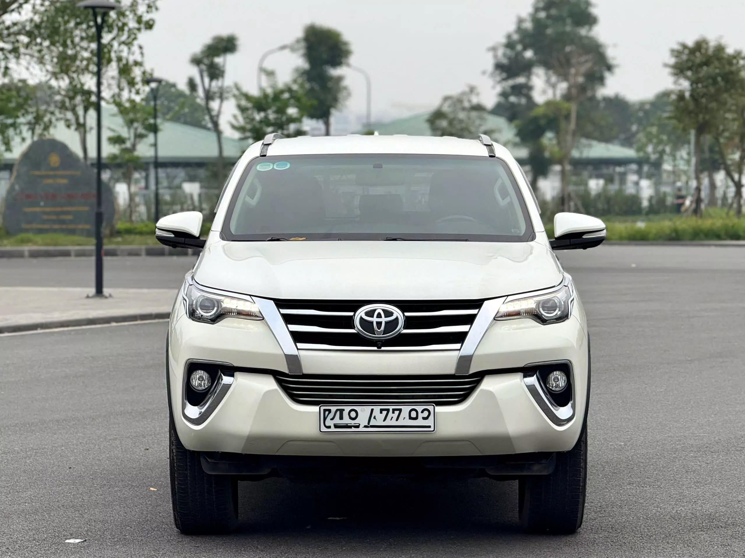 Toyota Fortuner 2017 - Toyota Fortuner 2.7V 4x4 AT  2017 ( 2 Cầu)