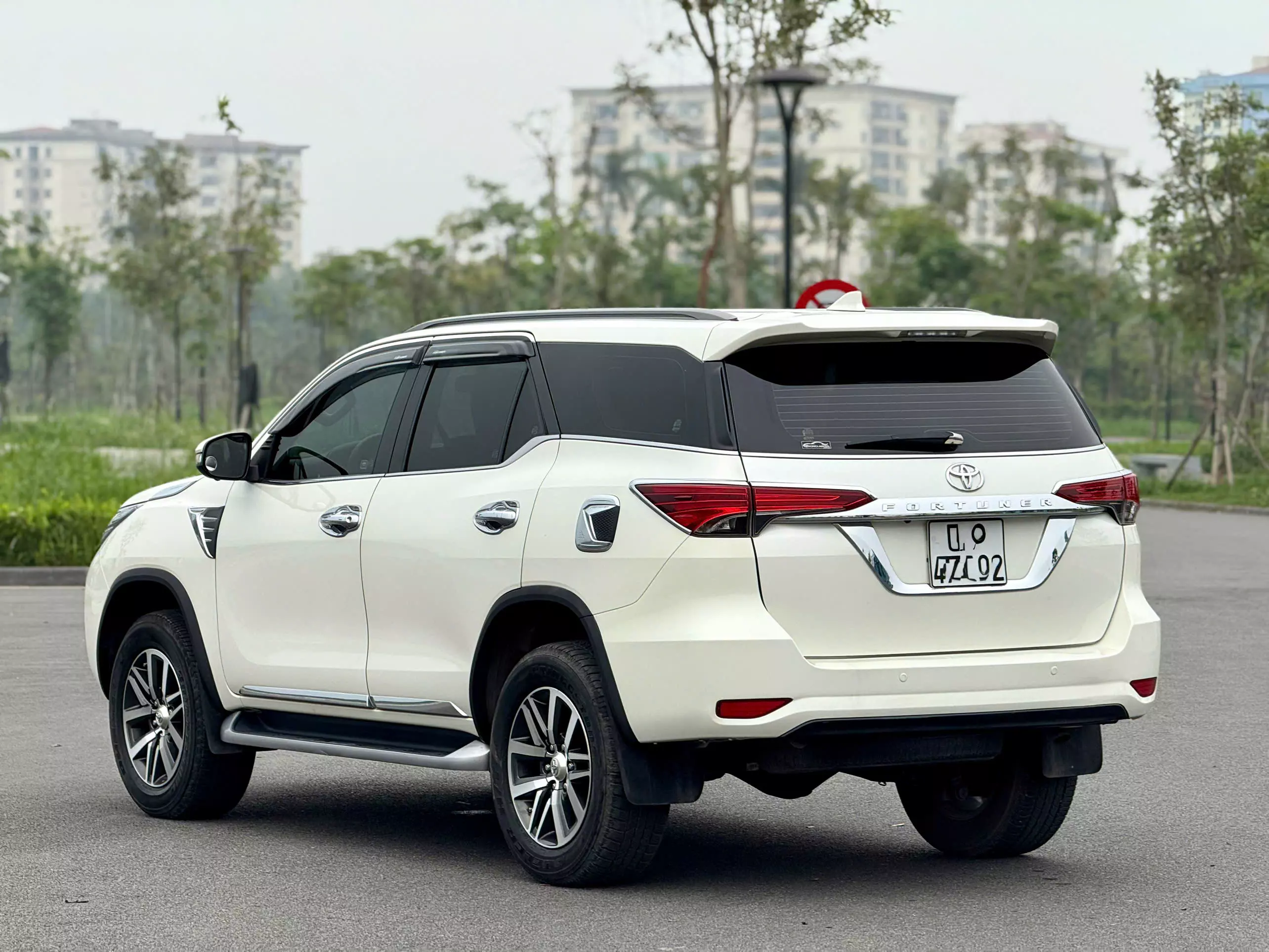 Toyota Fortuner 2017 - Toyota Fortuner 2.7V 4x4 AT  2017 ( 2 Cầu)