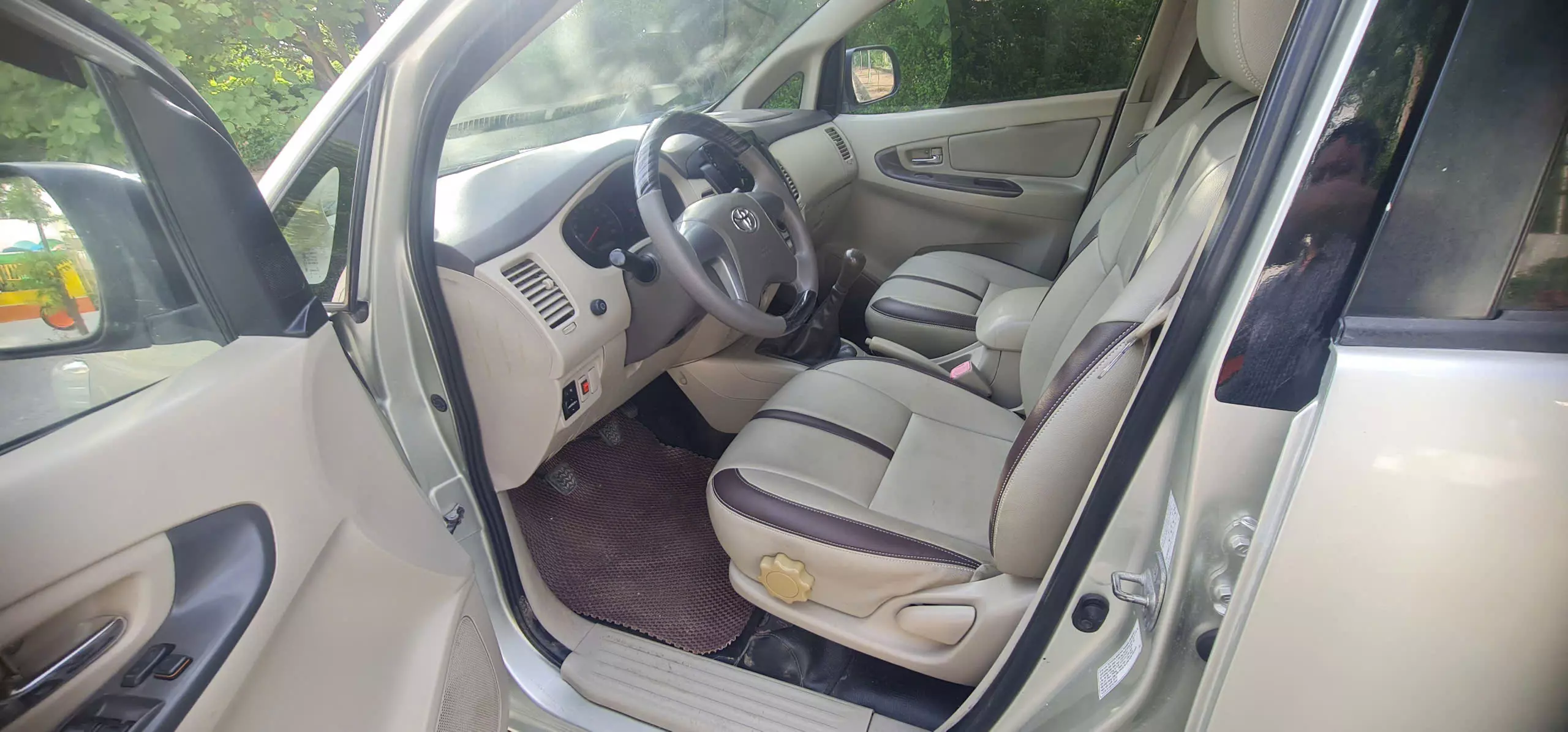 Toyota Innova 2015 - Cần bán innova sx 2015 bản E đủ.