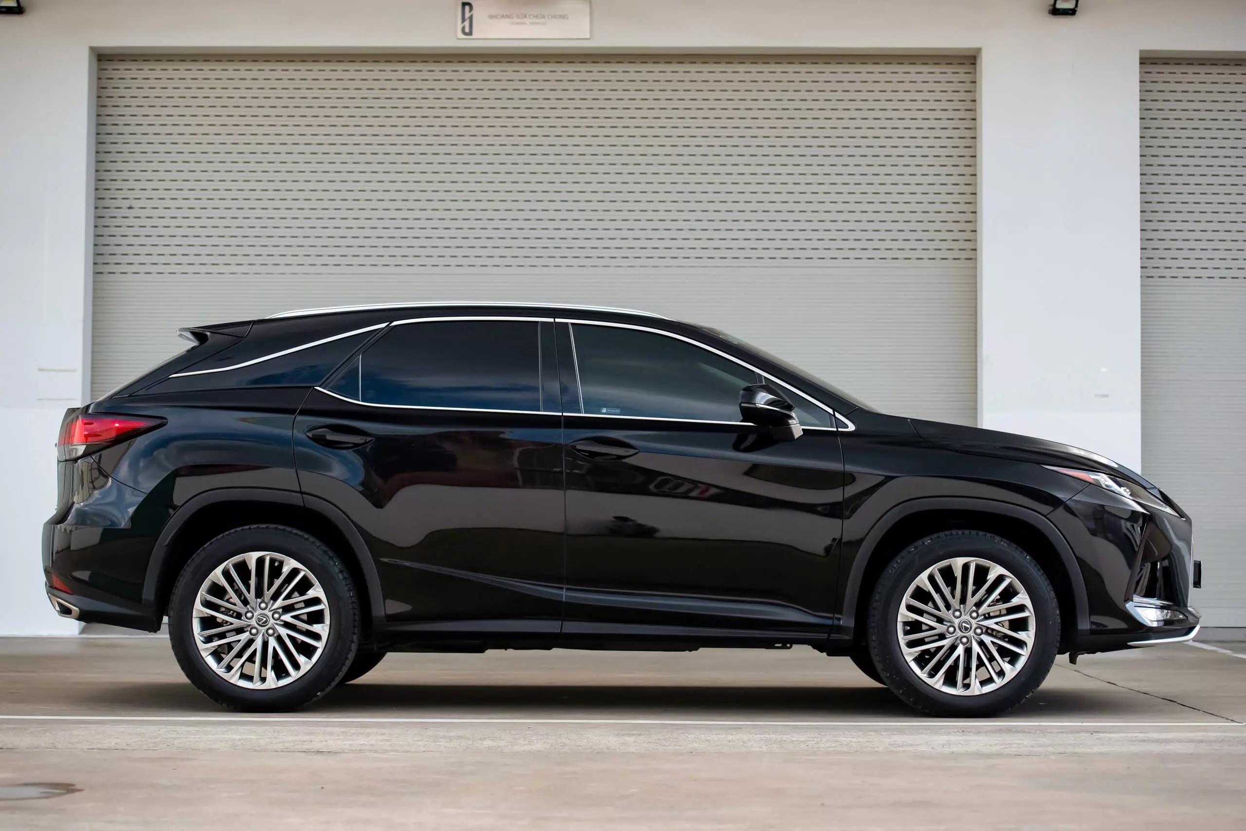 Lexus RX 300 2019 - Cần bán xe Lexus RX 300 đời 2019, màu đen, nhập khẩu