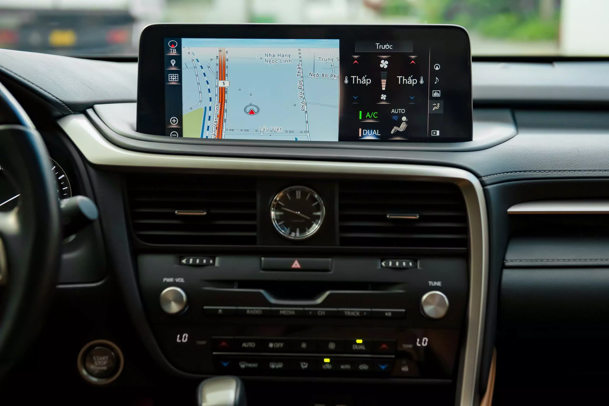 Lexus RX 300 2019 - Cần bán xe Lexus RX 300 đời 2019, màu đen, nhập khẩu