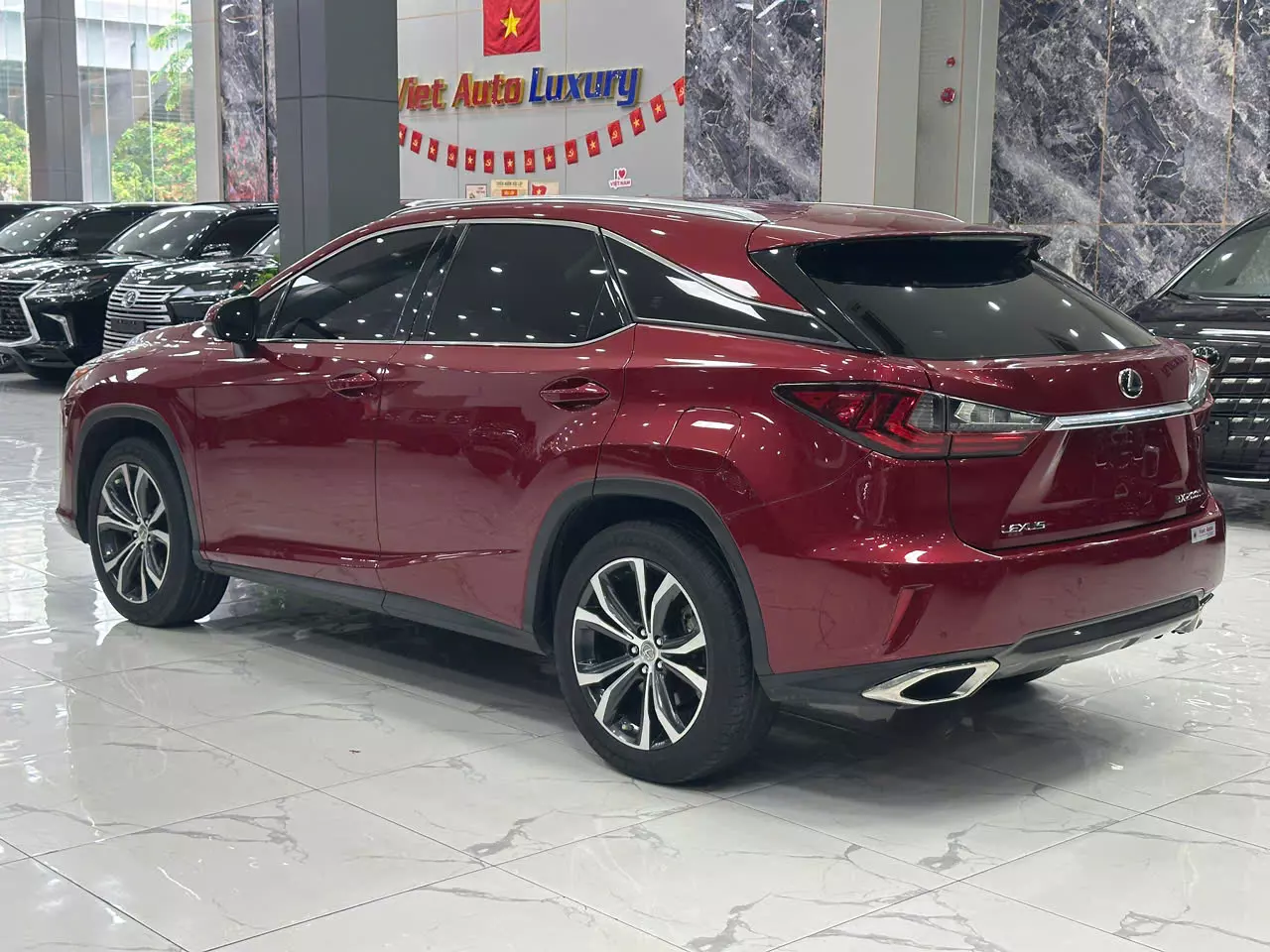 Lexus RX 200 2016 - Bán Lexus RX200t sản xuất năm 2016 đăng ký 2017 một chủ từ đầu màu đỏ nội thất nâu