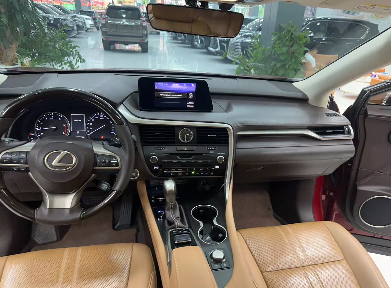 Lexus RX 200 2016 - Bán Lexus RX200t sản xuất năm 2016 đăng ký 2017 một chủ từ đầu màu đỏ nội thất nâu