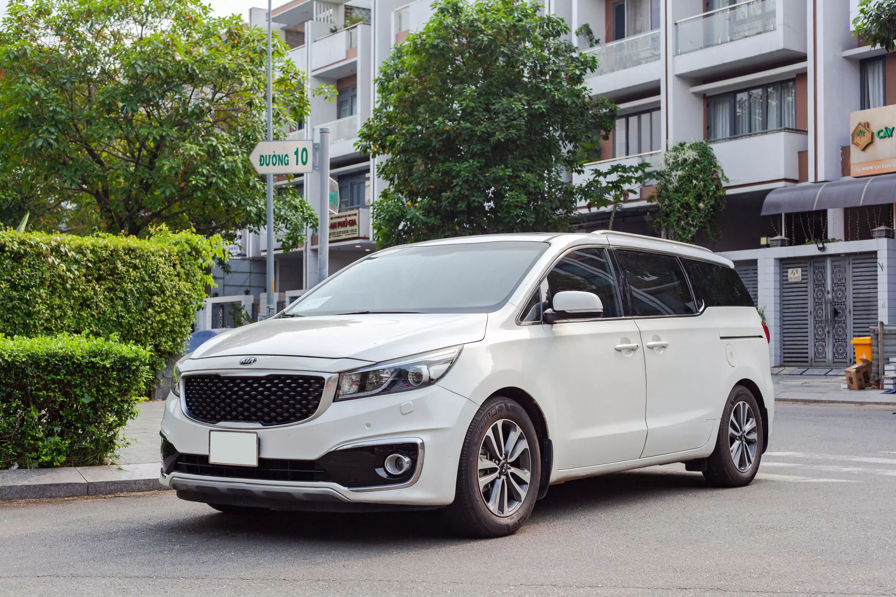 Kia Sedona 2016 -   Sedona sản xuất 2016, màu trắng sang trọng đang tìm chủ nhân mới.