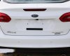 Ford Focus 1.5 AT 2016 - Bán Ford Focus 1.5 AT đời 2016, màu trắng