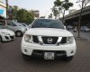 Nissan Navara LE 2.5 2014 - Cần bán Nissan Navara LE 2.5 đời 2014, màu trắng, xe nhập