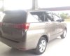 Toyota Innova  2.0V 2016 - Hết nhu cầu cần bán Toyota Innova 2.0V 2016, màu nâu, mới đi 2450km, giá nát, LH: 093.1234768