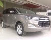 Toyota Innova  2.0V 2016 - Hết nhu cầu cần bán Toyota Innova 2.0V 2016, màu nâu, mới đi 2450km, giá nát, LH: 093.1234768