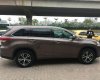 Toyota Highlander LE 2017 - Bán xe Toyota Highlander LE đời 2017, màu nâu, xe nhập