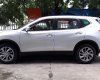 Nissan X trail 2.0 2wd 2017 - Bán ô tô Nissan X trail 2.0 2wd đời 2017, màu trắng, giá chỉ 928 triệu