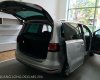 Volkswagen Sharan 2016 - Cần bán xe Volkswagen Sharan đời 2016, màu bạc, xe nhập