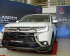 Mitsubishi Outlander GLS 2017 - Bán xe Mitsubishi Outlander Sport đời 2017 màu trắng, giá tốt nhập khẩu nguyên chiếc. Giao hàng ngay