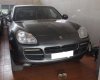 Porsche Cayenne 2005 - Bán Porsche Cayenne sản xuất 2005, màu xám, nội thất da màu đen sang trọng