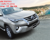 Toyota Fortuner V 2017 - Bán ô tô Toyota Fortuner V đời 2017, màu bạc, nhập khẩu nguyên chiếc khuyến mại lớn giao xe ngay tại Ninh Bình