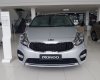 Kia Rondo GATH 2017 - Bán Kia Rondo GATH sản xuất 2017, màu bạc, giá chỉ 842 triệu