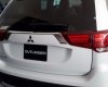 Mitsubishi Outlander 2017 - Cần bán xe Mitsubishi Outlander đời 2017, màu trắng, xe nhập