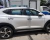 Hyundai Tucson 2017 - Cần bán Hyundai Tucson đời 2017, màu trắng, giá tốt