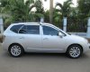 Kia Carens 2011 - Cần bán gấp Kia Carens đời 2011, màu bạc, giá chỉ 297 triệu