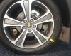 Chevrolet Captiva 2.4AT 2017 - Cần bán Chevrolet Captiva 2017, màu trắng giá cạnh tranh