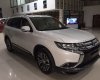 Mitsubishi Stavic 2.0 CVT 2016 - Cần bán xe Mitsubishi Outlander 2.0 CVT model 2017, màu trắng, có trả góp 0906.884.030