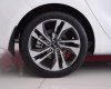 Kia Rondo GAT 2017 - Cần bán Kia Rondo GAT đời 2017, màu trắng, giá tốt