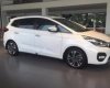 Kia Rondo GAT 2017 - Cần bán xe Kia Rondo GAT đời 2017, màu trắng, 689tr