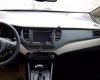 Kia Rondo GAT 2017 - Bán ô tô Kia Rondo GAT sản xuất 2017, màu trắng
