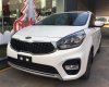 Kia Rondo GAT 2017 - Bán ô tô Kia Rondo GAT sản xuất 2017, màu trắng