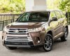 Toyota Highlander LE 2017 - Cần bán xe Toyota Highlander LE đời 2017, màu nâu, xe nhập mới 100%