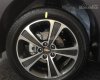 Chevrolet Captiva Revv LTZ 2.4 AT 2017 - Bán Chevrolet Captiva Revv LTZ 2.4 AT năm 2017, hỗ trợ vay ngân hàng 80%. Gọi Ms. Lam 0939 19 37 18