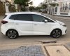 Kia Rondo GAT 2017 - Bán Kia Rondo GAT 2.0AT màu trắng, sản xuất 2017 mẫu mới