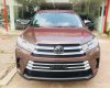 Toyota Highlander 2017 - Bán Toyota Highlander 2017 LE màu nâu sậm, xe mới 100%