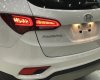 Hyundai Santa Fe AT 2018 - Bán Hyundai Santa Fe sản xuất 2018 màu trắng, giá chỉ 898 Triệu - LH: 0903.545.725