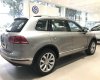 Volkswagen Touareg 2017 - Bán VW Touareg SUV giá tốt nhất toàn quốc, hỗ trợ vay 85% - 090.364.3659