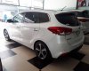 Kia Rondo   2.0AT 2016 - Bán Kia Rondo 2.0AT 2016, trắng máy xăng, xe đăng ký tên tư nhân