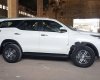 Toyota Fortuner 2.4L 4x2AT 2018 - Bán Toyota Fortuner 2.4L 4x2AT đời 2018, màu trắng