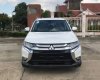 Mitsubishi Outlander 2018 - Bán ô tô Mitsubishi Outlander sản xuất 2018, màu trắng, 807tr