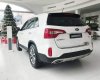 Kia Sorento 2017 - Cần bán Kia Sorento sản xuất 2017, màu trắng, 913tr