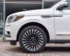 Lincoln Navigator 2018 - Bán xe Lincoln Navigator sản xuất năm 2018, màu trắng, xe nhập