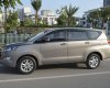 Toyota Innova E 2017 - Bán Toyota Innova 2.0E số sàn, màu xám titan biển 30E