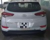 Hyundai Tucson 2016 - Cần bán gấp Hyundai Tucson đời 2016, màu trắng, xe nhập như mới, 860tr