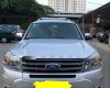 Ford Everest Limited 2013 - Cần bán gấp Ford Everest Limited 2013, màu bạc ít sử dụng, giá tốt