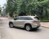 Toyota Highlander 2018 - Cần bán gấp Toyota Highlander đời 2018, màu vàng, nhập khẩu