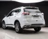 Nissan X trail SV 2018 - Bán Nissan X trail SV (2 cầu AT) năm sản xuất 2018, màu trắng duy nhất 1 xe giảm 100 triệu