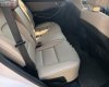 Hyundai Santa Fe 2017 - Cần bán gấp Hyundai Santa Fe đời 2017, màu trắng, xe còn mới lắm