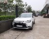 Mitsubishi Outlander AT 2018 - Cần bán Mitsubishi Outlander AT năm sản xuất 2018, màu trắng