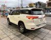 Toyota Fortuner 2.7V 4x2 AT 2018 - Cần bán gấp Toyota Fortuner 2.7V 4x2AT năm 2018, màu trắng số tự động